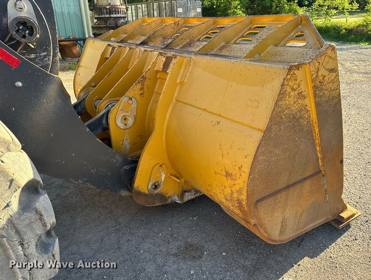 image for item DV4052 2009 John Deere 844K wheel loader