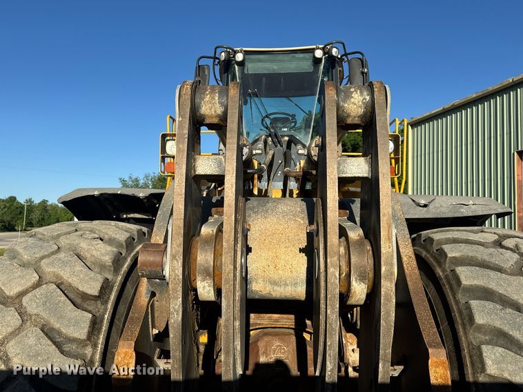 image for item DV4052 2009 John Deere 844K wheel loader