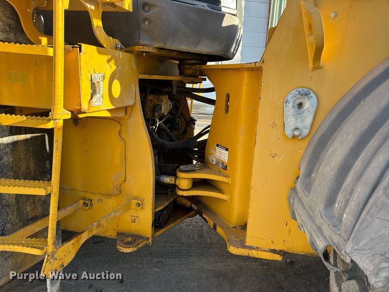 image for item DV4052 2009 John Deere 844K wheel loader