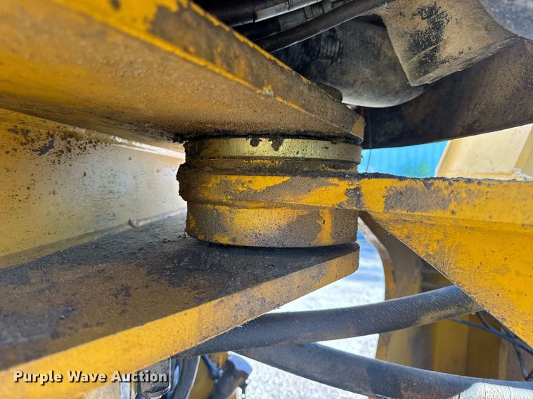 image for item DV4052 2009 John Deere 844K wheel loader