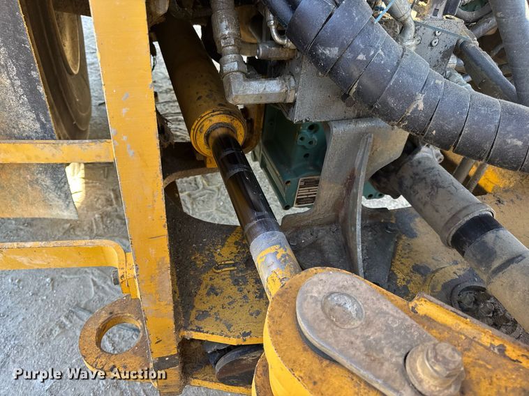 image for item DV4052 2009 John Deere 844K wheel loader