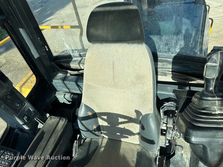 image for item DV4052 2009 John Deere 844K wheel loader