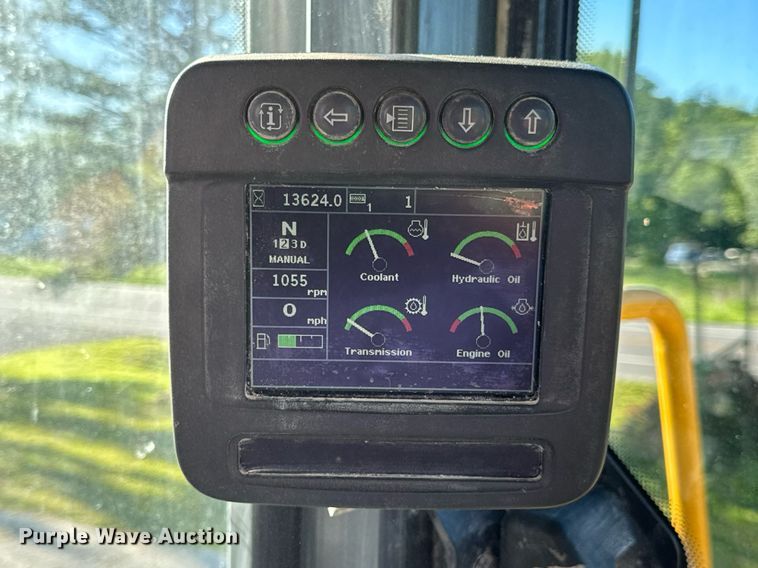 image for item DV4052 2009 John Deere 844K wheel loader