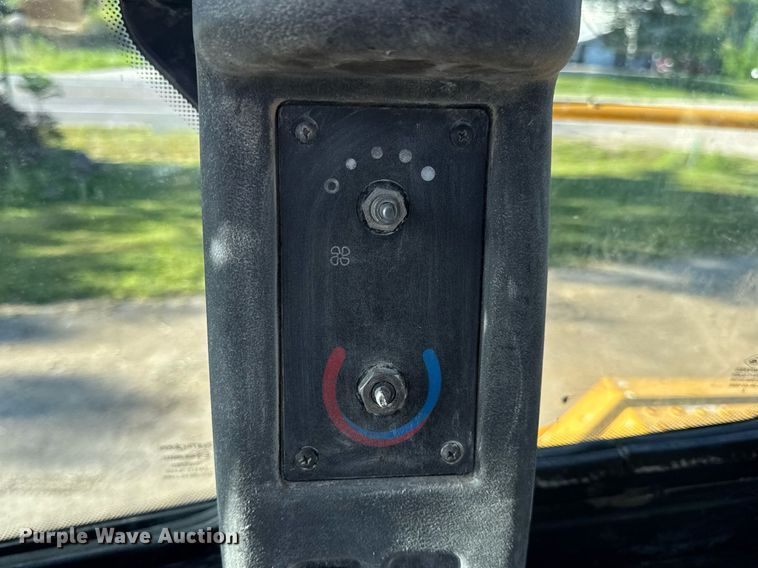 image for item DV4052 2009 John Deere 844K wheel loader