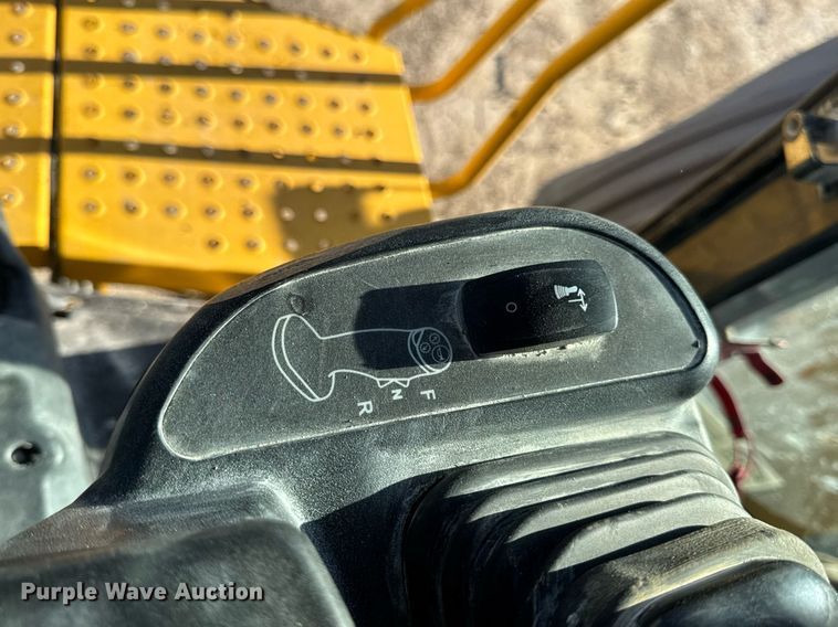 image for item DV4052 2009 John Deere 844K wheel loader