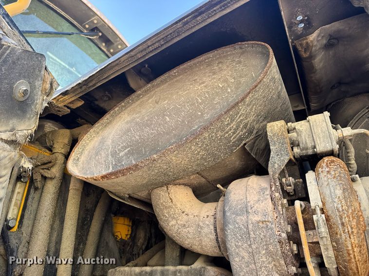 image for item DV4052 2009 John Deere 844K wheel loader