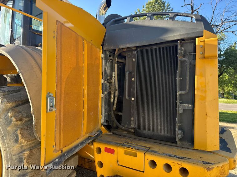 image for item DV4052 2009 John Deere 844K wheel loader