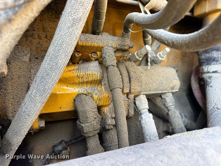 image for item DV4052 2009 John Deere 844K wheel loader