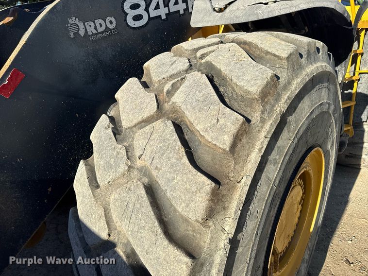 image for item DV4052 2009 John Deere 844K wheel loader