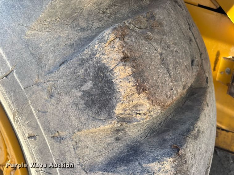 image for item DV4052 2009 John Deere 844K wheel loader