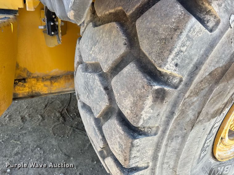 image for item DV4052 2009 John Deere 844K wheel loader