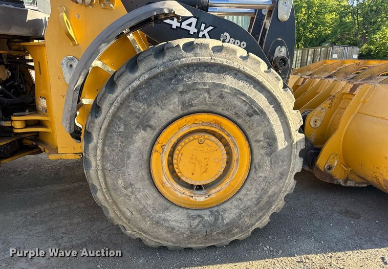 image for item DV4052 2009 John Deere 844K wheel loader