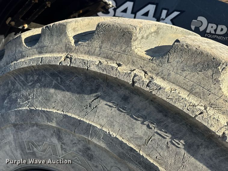 image for item DV4052 2009 John Deere 844K wheel loader