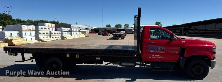 image for item DV4056 2020 Chevrolet Silverado 6500HD flatbed truck