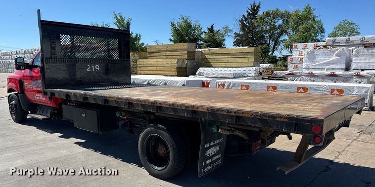 image for item DV4056 2020 Chevrolet Silverado 6500HD flatbed truck