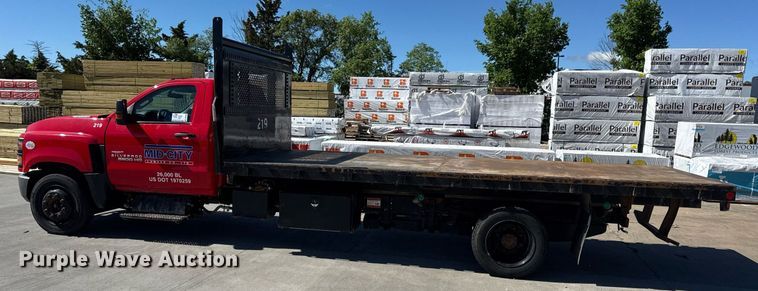 image for item DV4056 2020 Chevrolet Silverado 6500HD flatbed truck