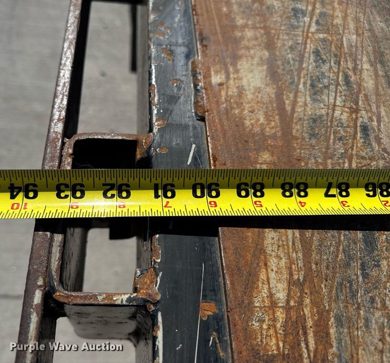 image for item DV4056 2020 Chevrolet Silverado 6500HD flatbed truck