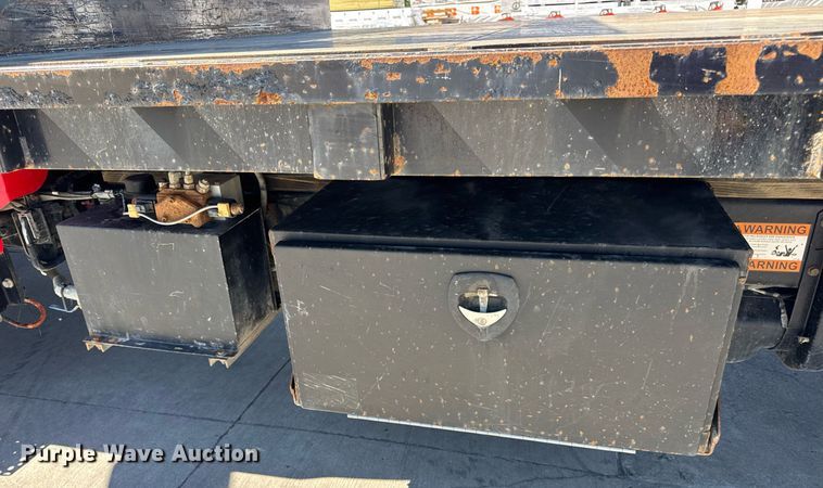 image for item DV4056 2020 Chevrolet Silverado 6500HD flatbed truck