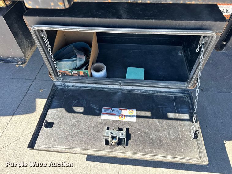 image for item DV4056 2020 Chevrolet Silverado 6500HD flatbed truck