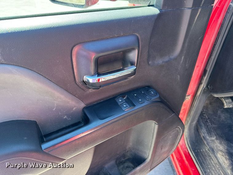 image for item DV4056 2020 Chevrolet Silverado 6500HD flatbed truck