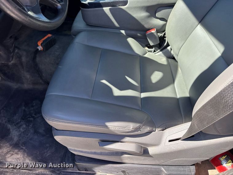 image for item DV4056 2020 Chevrolet Silverado 6500HD flatbed truck