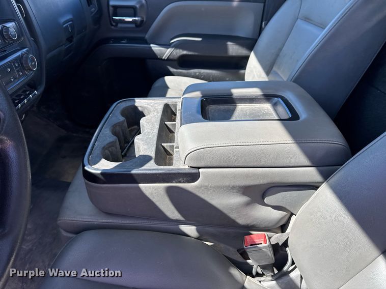 image for item DV4056 2020 Chevrolet Silverado 6500HD flatbed truck