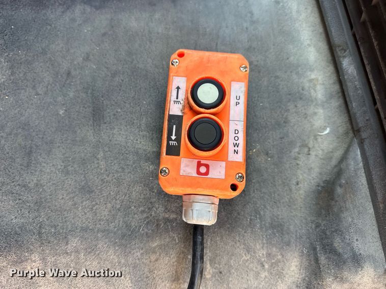 image for item DV4056 2020 Chevrolet Silverado 6500HD flatbed truck