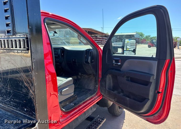 image for item DV4056 2020 Chevrolet Silverado 6500HD flatbed truck