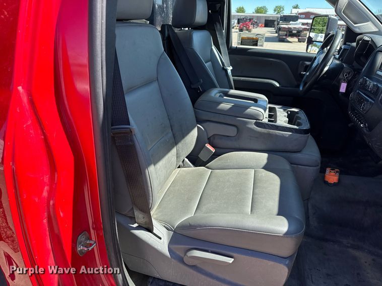 image for item DV4056 2020 Chevrolet Silverado 6500HD flatbed truck