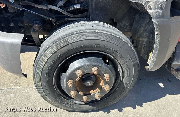 image for item DV4056 2020 Chevrolet Silverado 6500HD flatbed truck