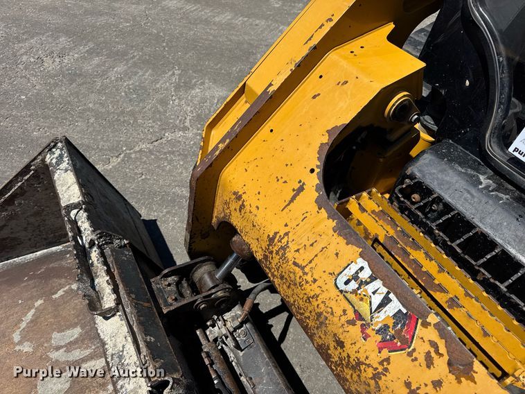 image for item DV4057 2021 Caterpillar 299D3 tracked skid steer loader
