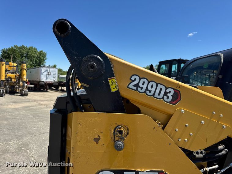image for item DV4057 2021 Caterpillar 299D3 tracked skid steer loader
