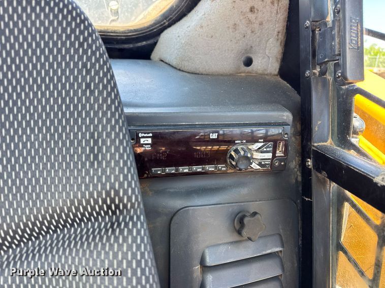 image for item DV4057 2021 Caterpillar 299D3 tracked skid steer loader