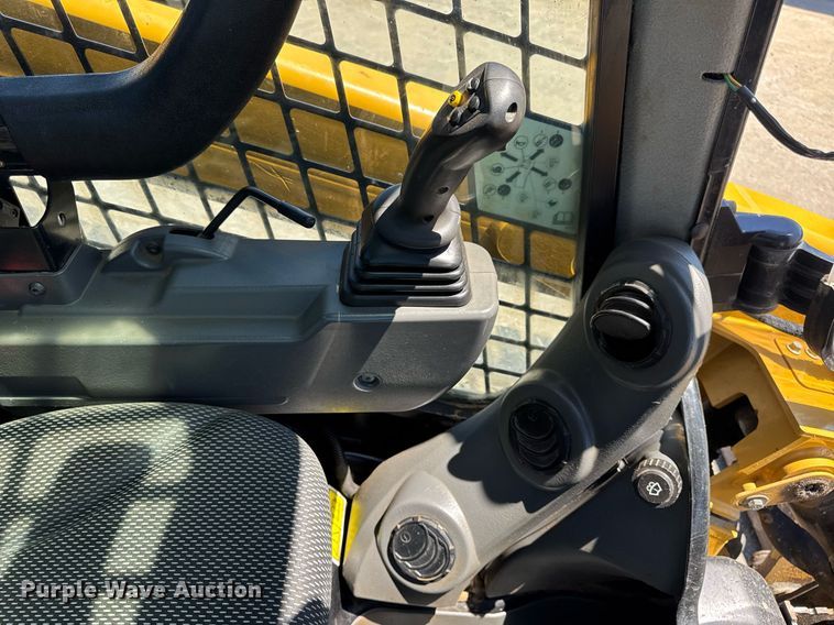 image for item DV4057 2021 Caterpillar 299D3 tracked skid steer loader