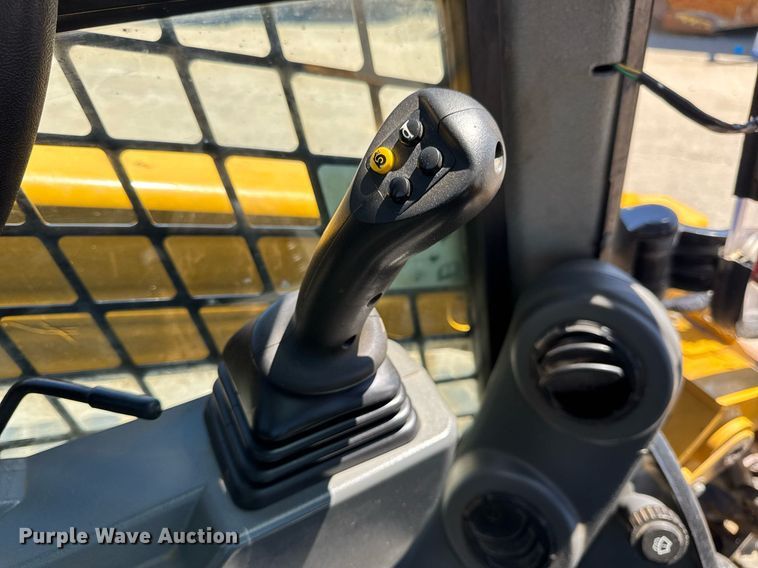 image for item DV4057 2021 Caterpillar 299D3 tracked skid steer loader