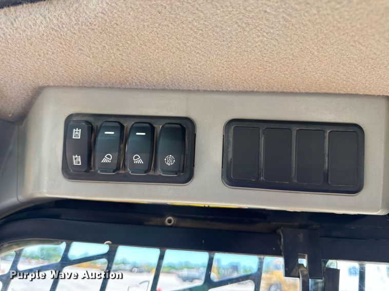 image for item DV4057 2021 Caterpillar 299D3 tracked skid steer loader