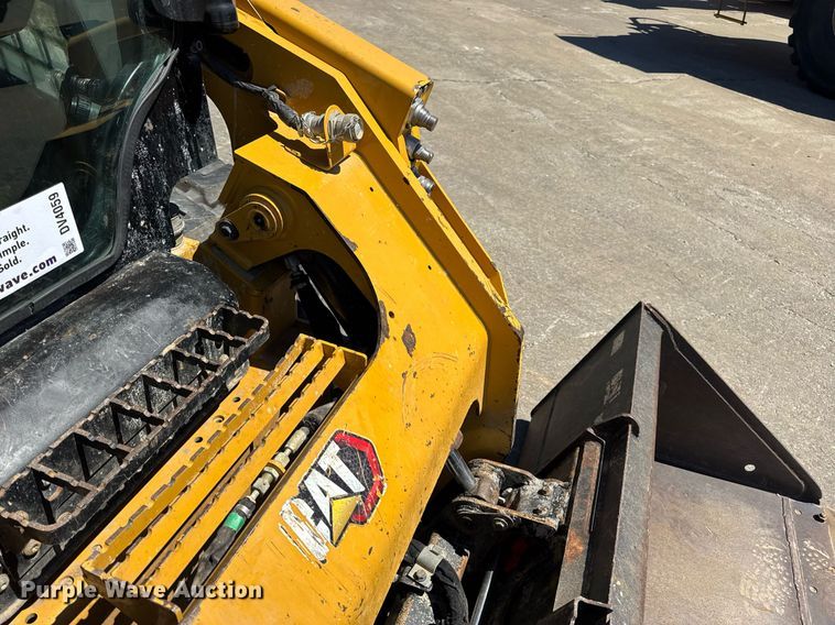 image for item DV4059 2021 Caterpillar 299D3 tracked skid steer loader
