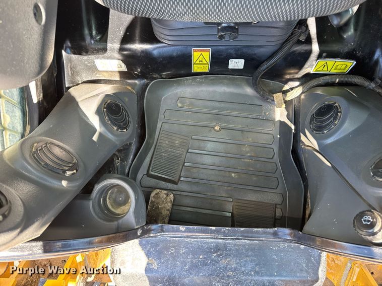 image for item DV4059 2021 Caterpillar 299D3 tracked skid steer loader