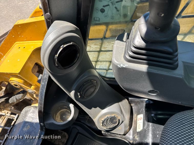 image for item DV4059 2021 Caterpillar 299D3 tracked skid steer loader