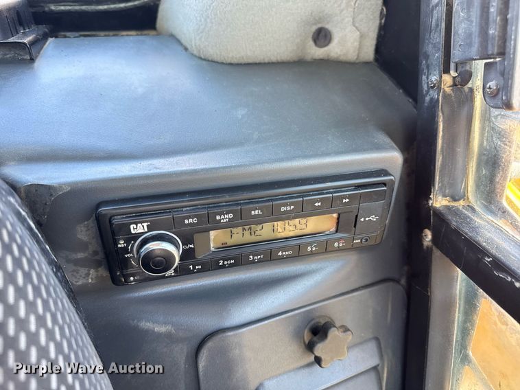 image for item DV4059 2021 Caterpillar 299D3 tracked skid steer loader