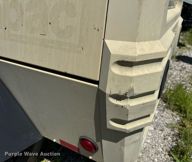 image for item DV4064 2009 Ingersoll Rand P185WIR air compressor