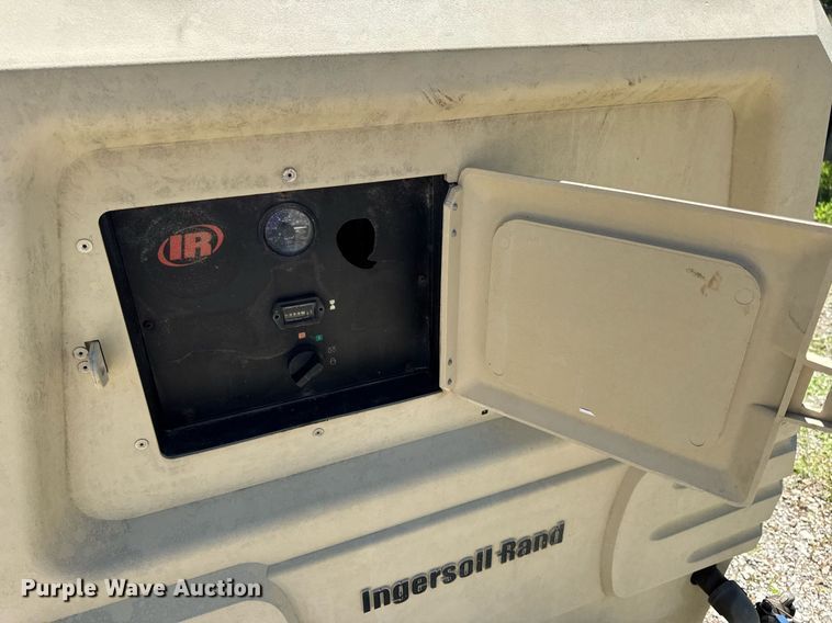 image for item DV4064 2009 Ingersoll Rand P185WIR air compressor