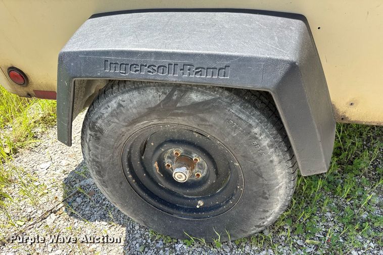 image for item DV4064 2009 Ingersoll Rand P185WIR air compressor
