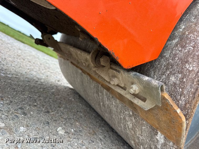 image for item DV4083 2015 Hamm HD8 double drum vibratory roller