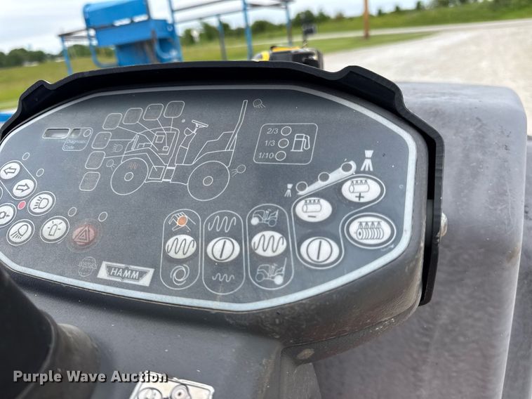 image for item DV4083 2015 Hamm HD8 double drum vibratory roller