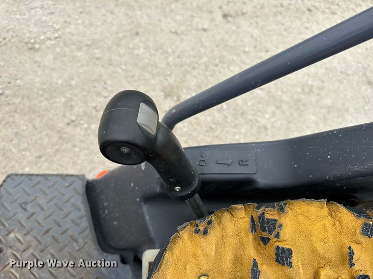 image for item DV4083 2015 Hamm HD8 double drum vibratory roller