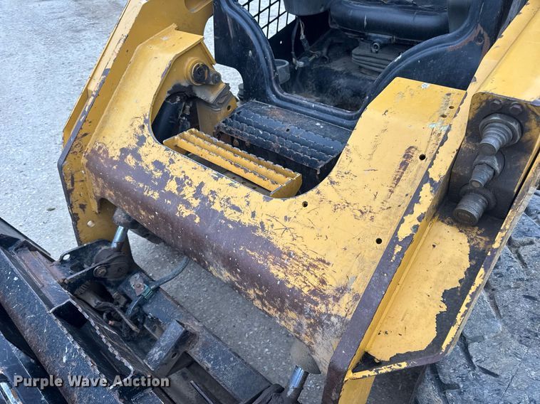image for item DV4085 2014 Caterpillar 262D skid steer loader