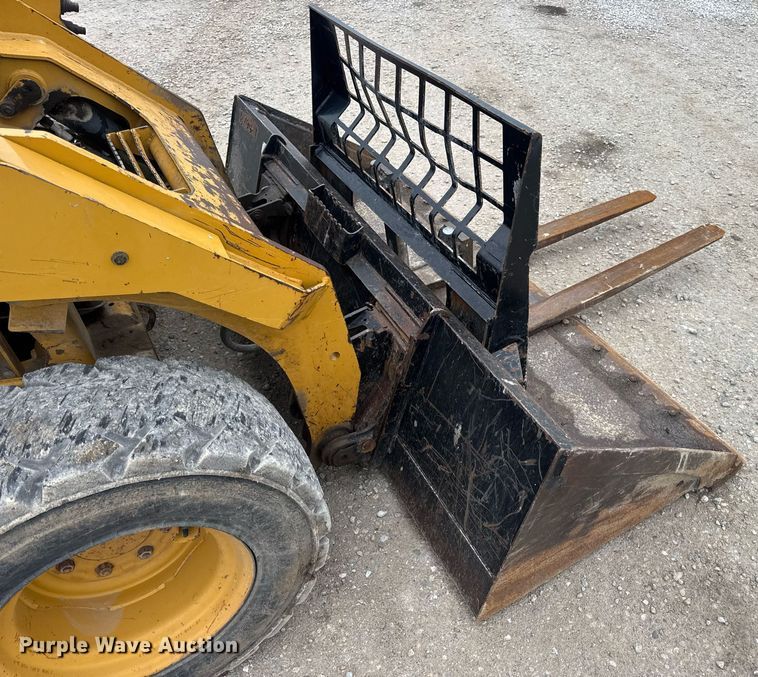 image for item DV4085 2014 Caterpillar 262D skid steer loader