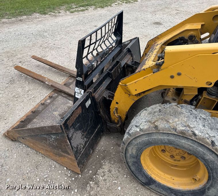 image for item DV4085 2014 Caterpillar 262D skid steer loader
