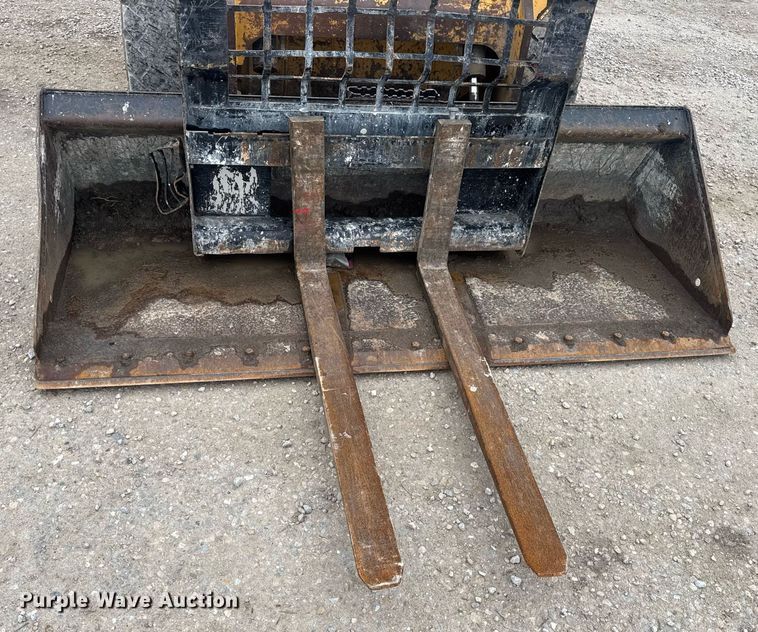 image for item DV4085 2014 Caterpillar 262D skid steer loader